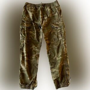American Eagle Camouflage Cargo Pants
